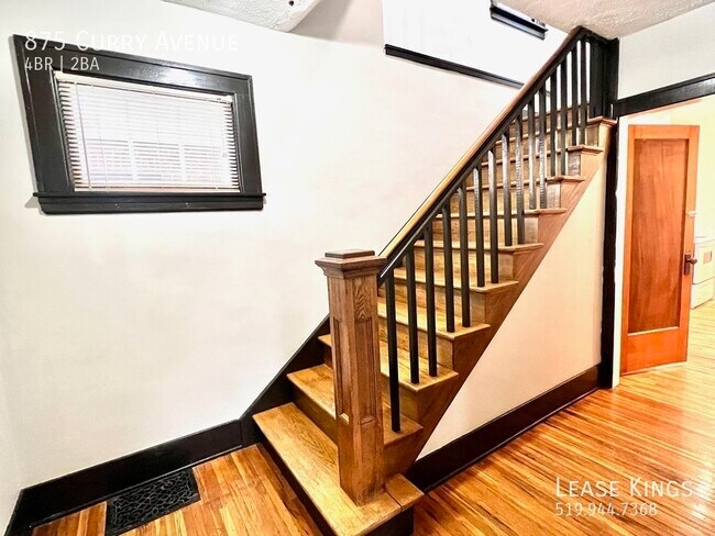 Photo du bâtiment - 2 Story Single Family Home Close to U of W...
