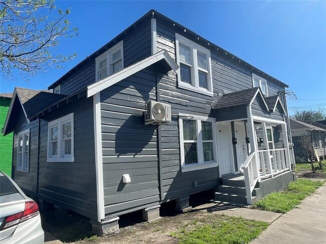 Building Photo - 1403 Collier St
