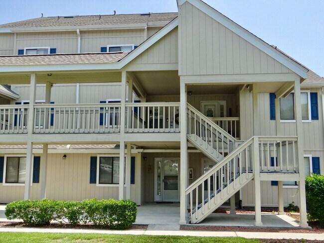 Building Photo - Furnished Medium Term Rental