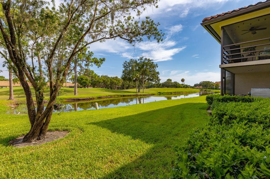 Foto principal - 5640 Golf Pointe Dr