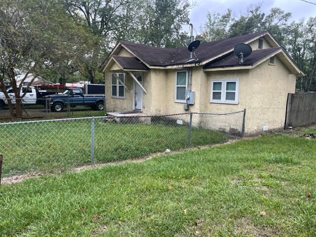 Building Photo - 12716 Gillespie Ave