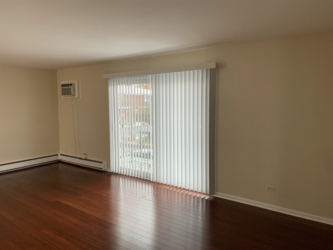 Building Photo - 49 W 66th St