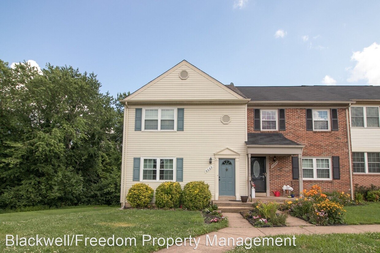 Primary Photo - 3 br, 3.5 bath House - 8683 Point of Woods Dr