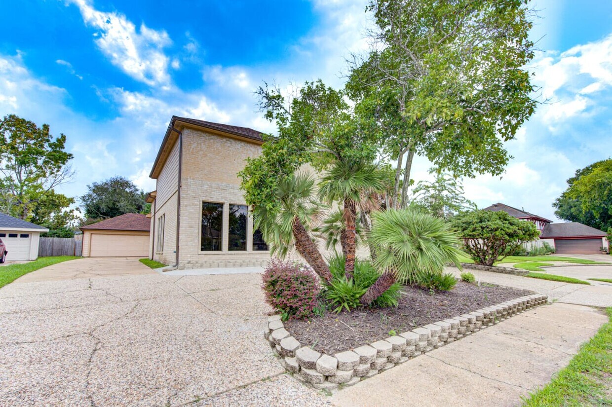 Primary Photo - 6111 Bankside Dr