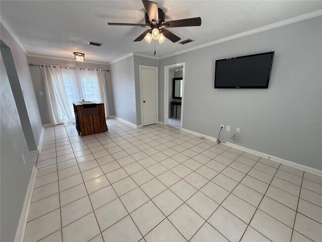 Foto del edificio - 313 NW 34th Dr