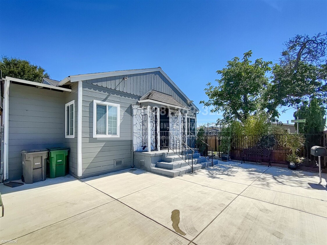 Foto principal - 2 br, 1 bath House - 1206 105th Avenue -