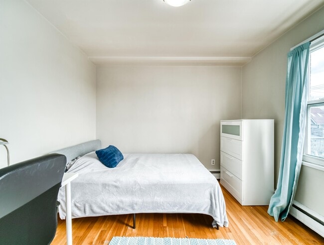 Photo du bâtiment - 6411-6411 South St