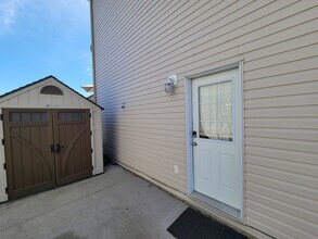 Building Photo - 201 26 St