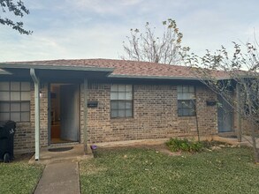 Building Photo - 1611 W Elm St