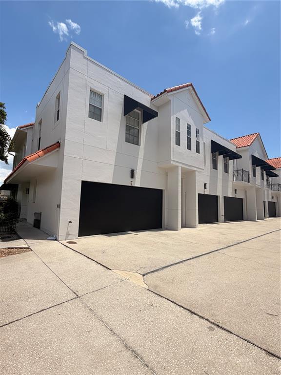 Building Photo - 3210 W Horatio St