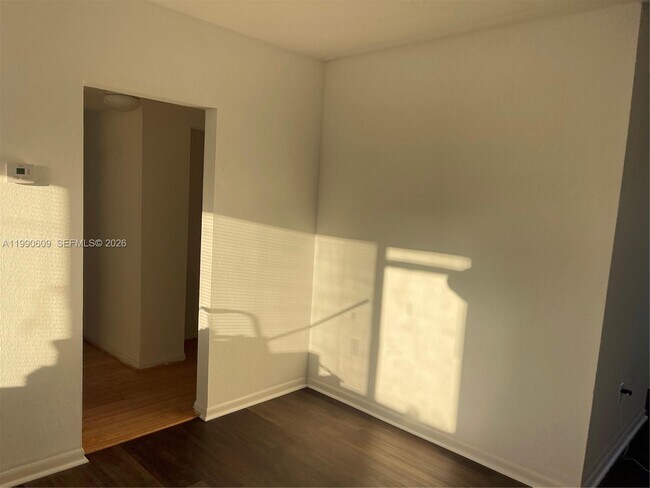Foto del edificio - 8301 NW 4th Ave