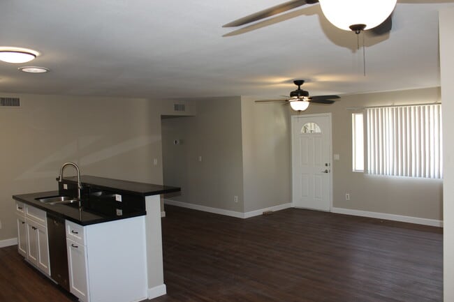 Great Room - 819 E Fountain St