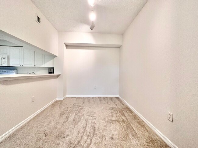 Foto del edificio - 2724 Anzio Ct