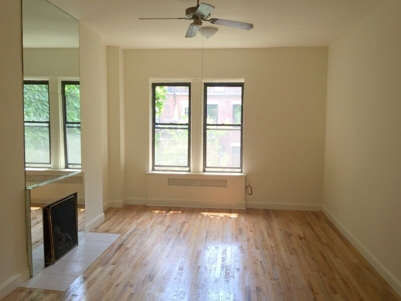 Foto principal - 28 W 68th St