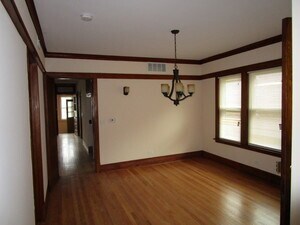 Foto del edificio - 3347 N Harding Ave