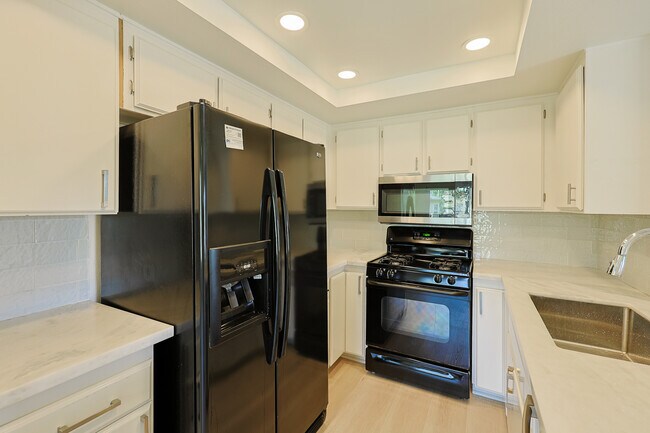 Foto del edificio - 707 Brookstone Rd