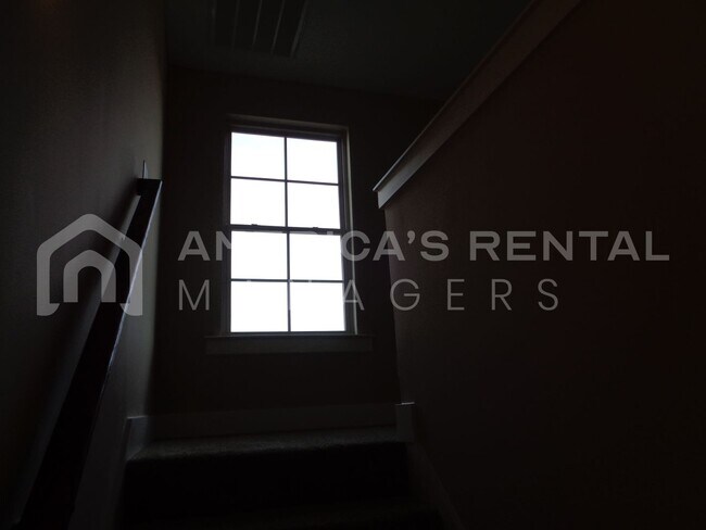 Foto del edificio - 4387 Ridgemont Cir