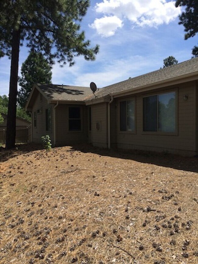 Foto del edificio - Sweet 3 bedroom single level home in Bould...