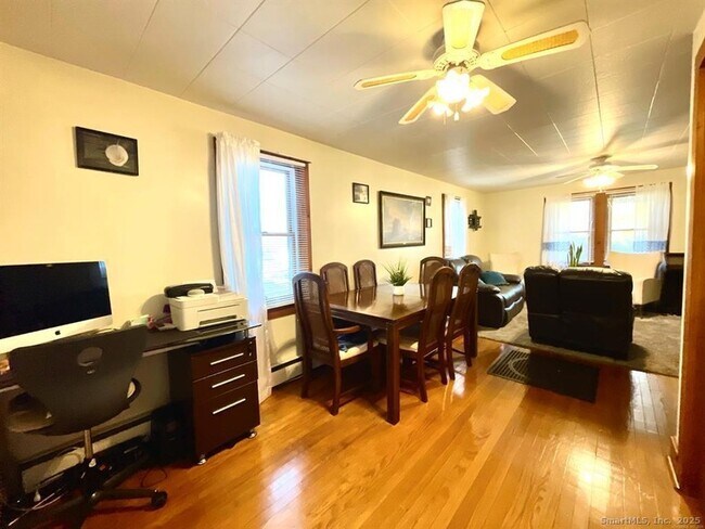 Foto del edificio - 131 Greenwood St