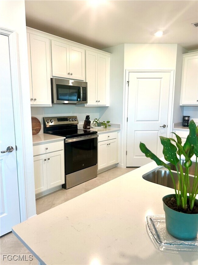 Building Photo - 20610 Hazelnut Ct