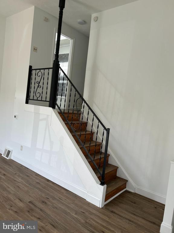 Building Photo - 126 Fronefield Ave