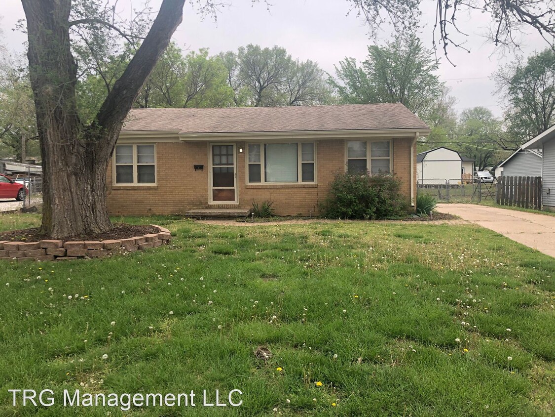 Primary Photo - 3 br, 1 bath House - 1833 E Ventnor Street