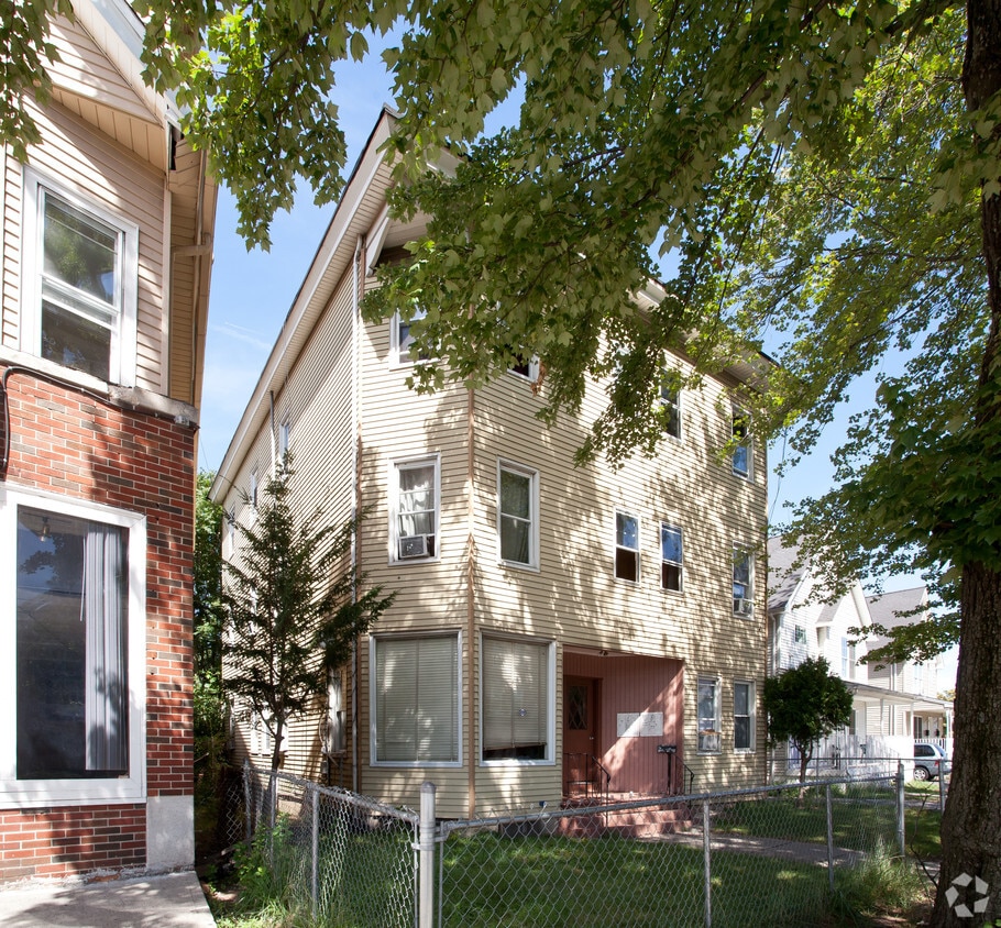 Building Photo - 94 New Britian Ave