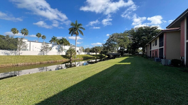 Foto del edificio - 9621 NW 4th St