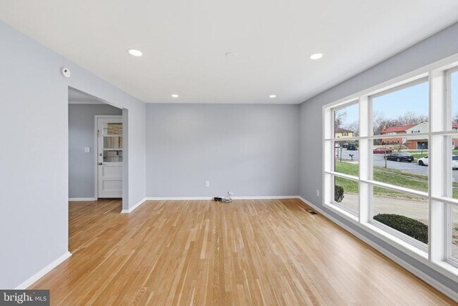 Foto del edificio - 11002 Trafton Ct