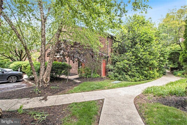 Building Photo - 1807 Mountainview Dr