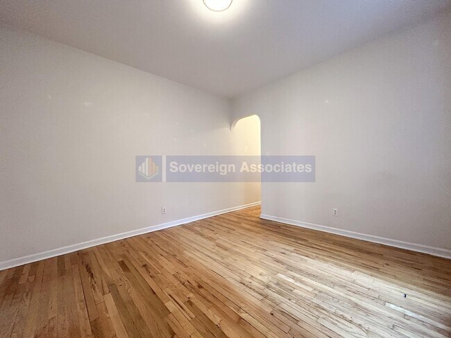 Foto del edificio - 209 W 102nd St