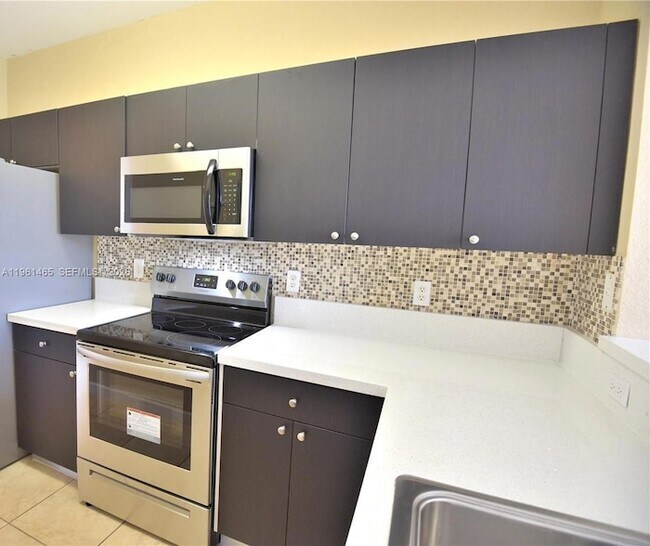 Foto del edificio - 205 SE 29th Terrace