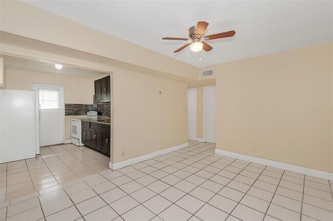 Foto del edificio - 416 NW 19th Ave