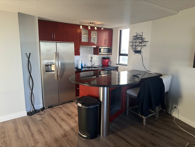 Foto del edificio - 2 E Oak St