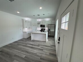 Building Photo - 4604 Bricker St