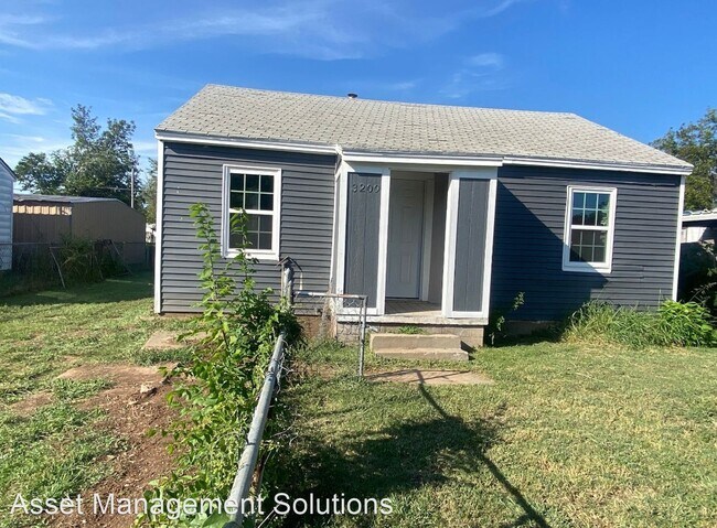 Foto del edificio - 2 br, 1 bath House - 3209 SW 21st ST.