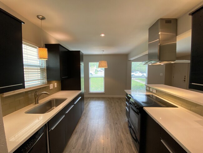 Kitchen - 3440 Willowrun Drive