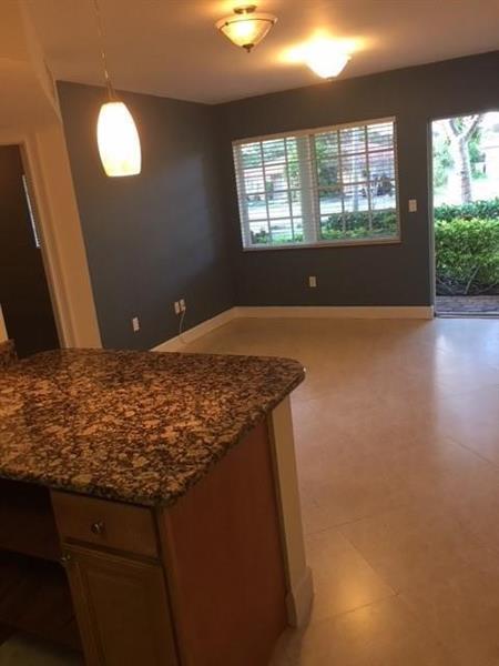 Foto del edificio - 410 SW 15th St