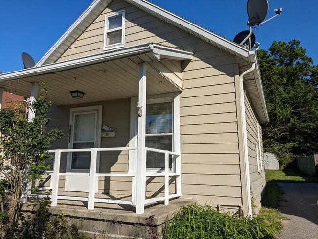 Building Photo - 28924 Hazel Avenue