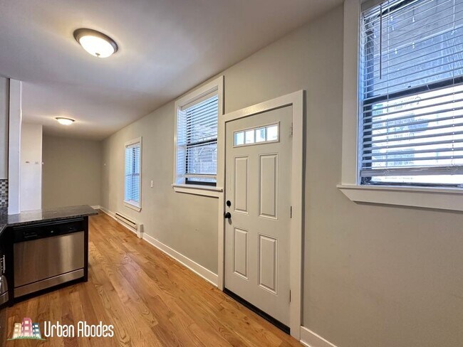 Foto del edificio - 4426 N Wolcott Ave