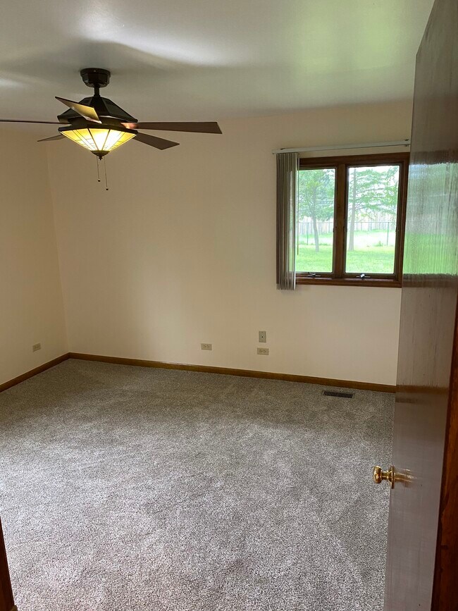 Building Photo - 413 Ridge Cir
