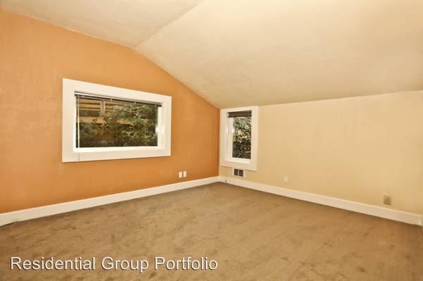 Building Photo - 1038 Lakeview Blvd E