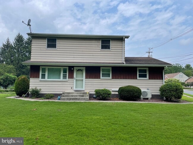 Building Photo - 484 Pennsylvania Ave