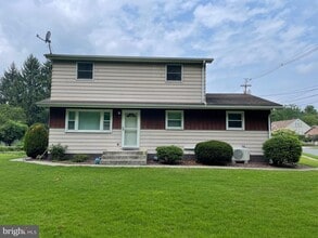 Building Photo - 484 Pennsylvania Ave