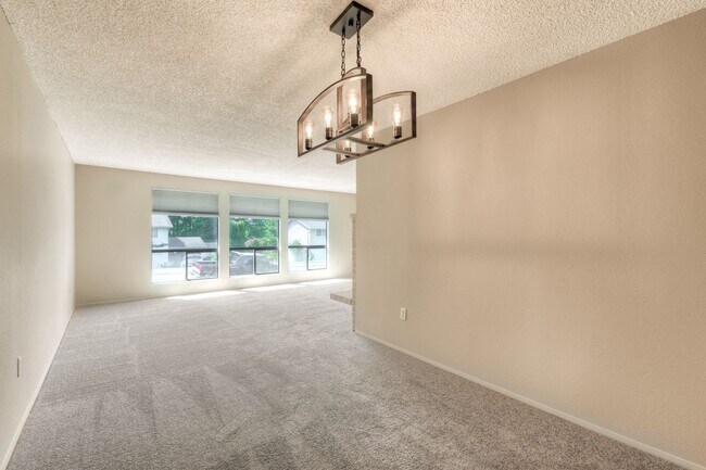 Foto del edificio - Renton rambler home ready for move in - 3 ...