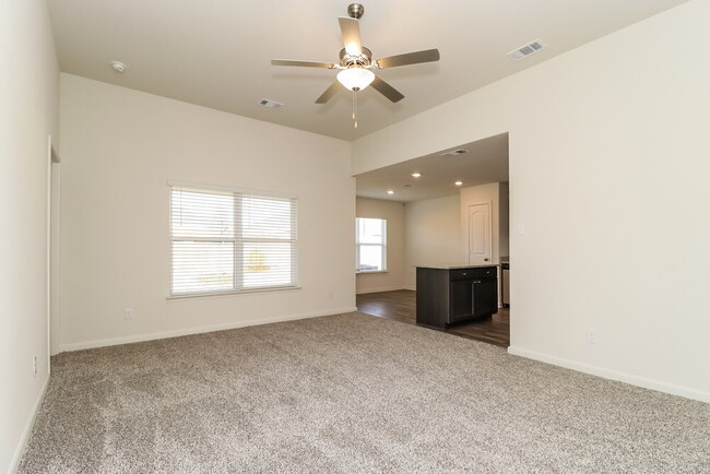 Building Photo - 9620 Sierra Grande Dr