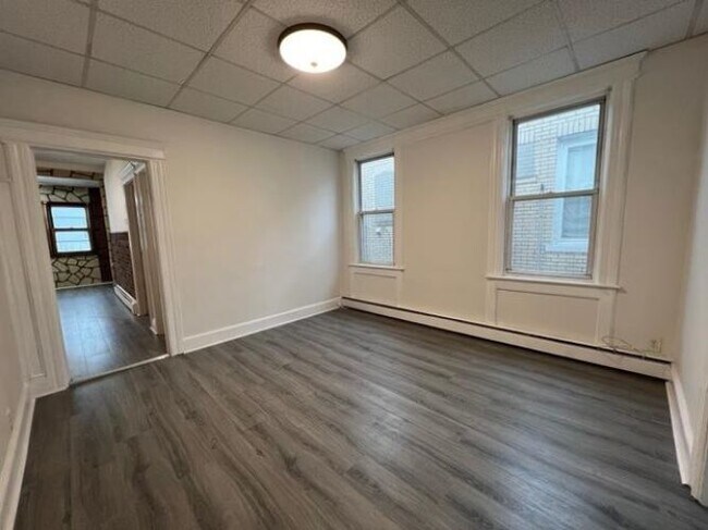 Foto del edificio - 94 W 53rd St