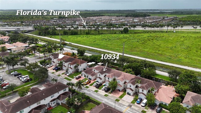 Foto del edificio - 10934 SW 247th Ter