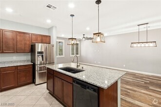 Building Photo - 2808 Alenga St