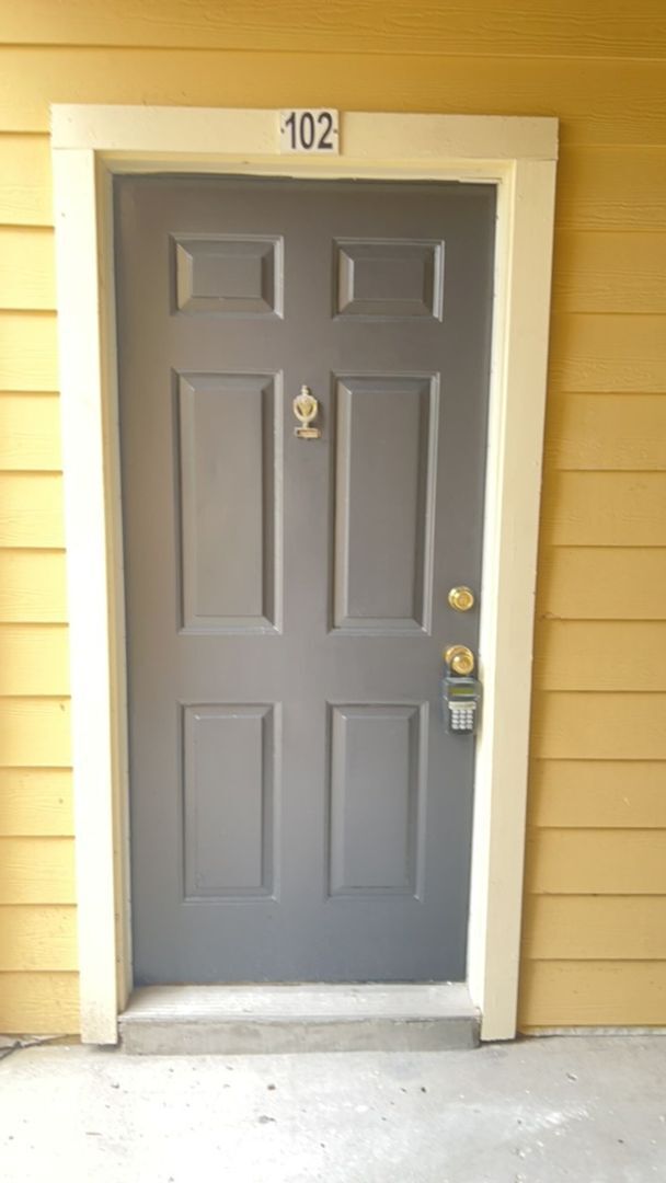 Foto del edificio - For Rent: 1 Bedroom, 1 Bath in a gated community near Dale Mabry and Waters Ave!